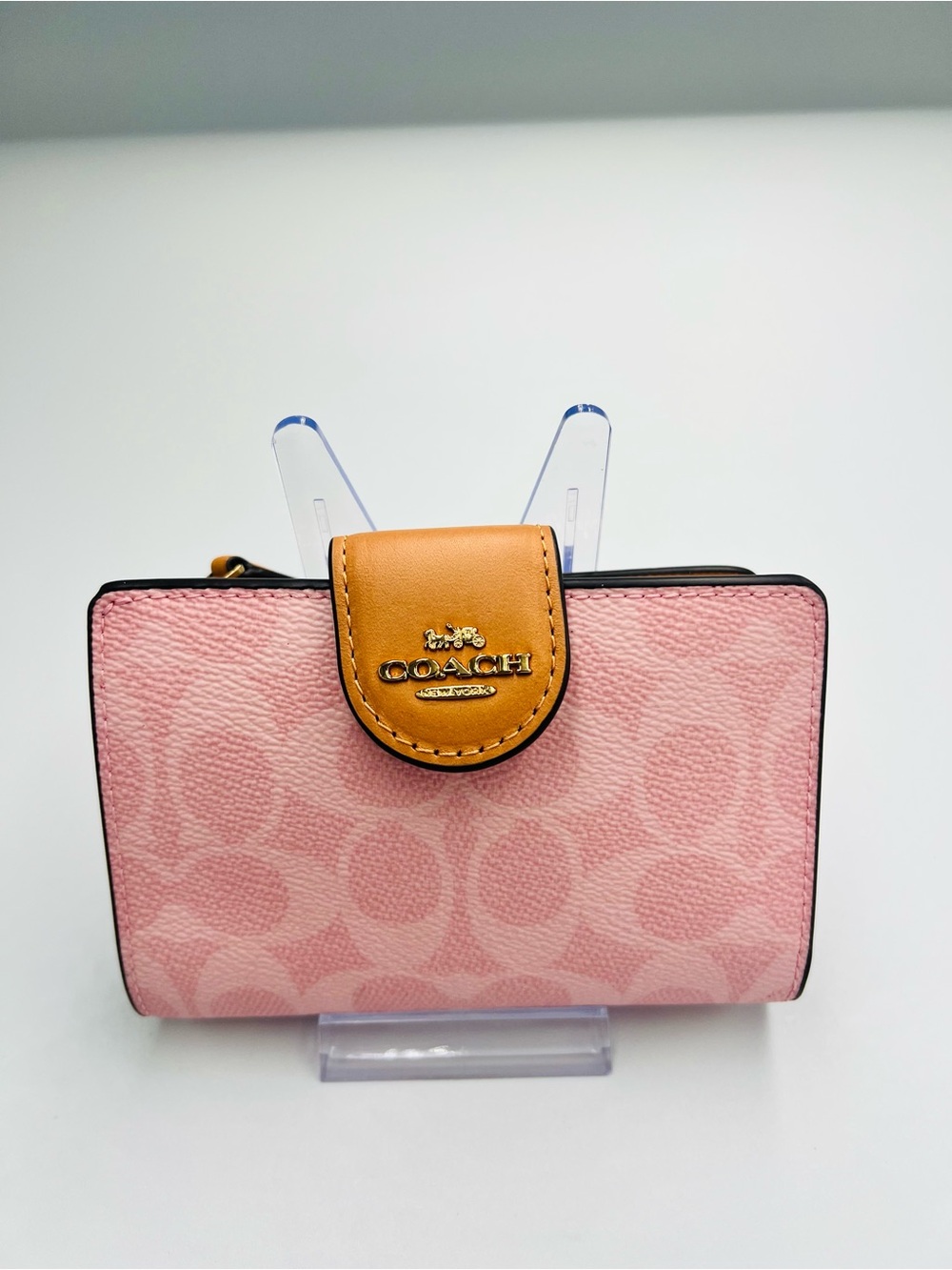 Coach Corner Zip Compact Wallet NWT